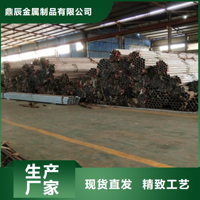 橋梁護(hù)欄LED防護(hù)欄桿精益求精