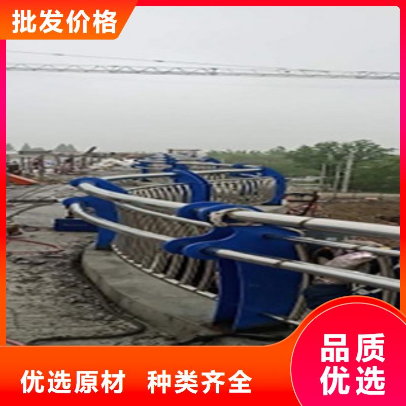 機(jī)動(dòng)車道隔離護(hù)欄外形美觀