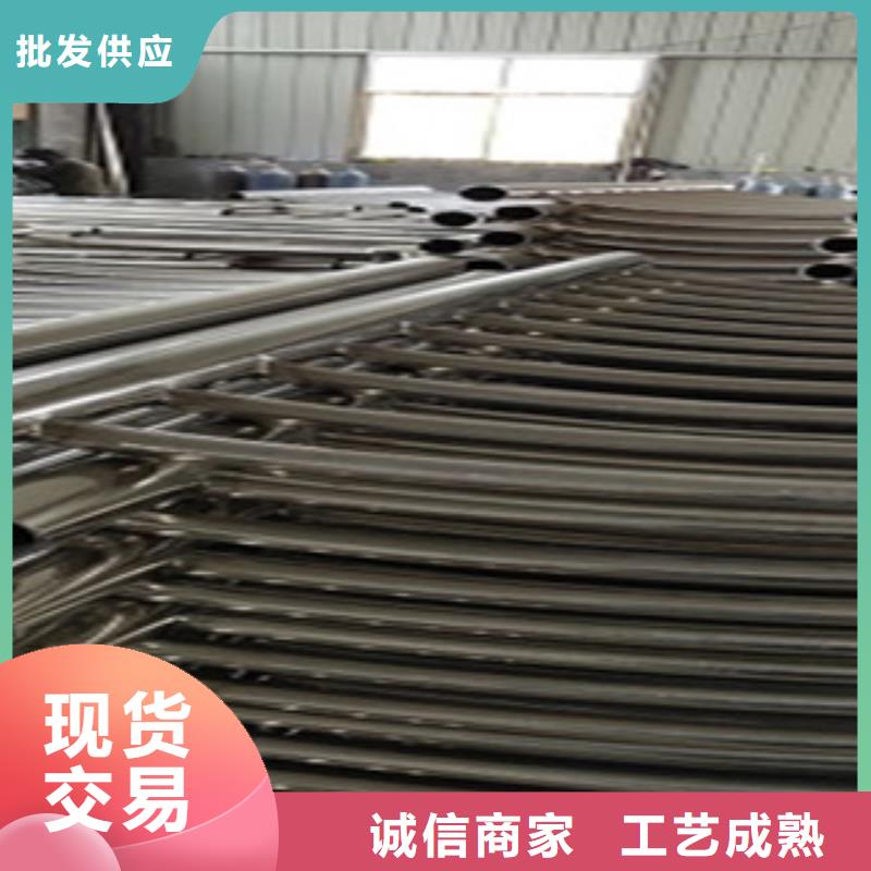 不銹鋼復(fù)合管護(hù)欄_不銹鋼復(fù)合管欄桿常年出售