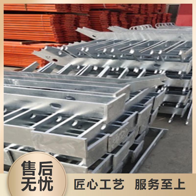 不銹鋼復合管護欄
201不銹鋼復合管
現貨實拍