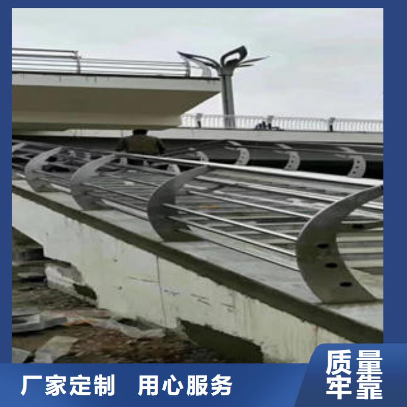 【不銹鋼復合管欄桿道路隔離欄桿嚴格把控質量】