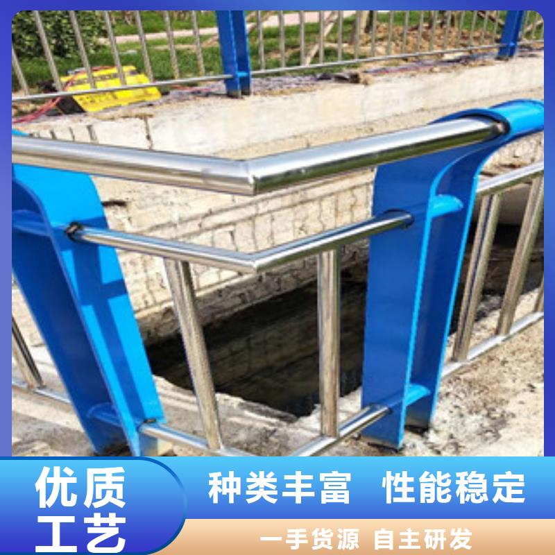 景觀木紋護(hù)欄-公路護(hù)欄專業(yè)供貨品質(zhì)管控