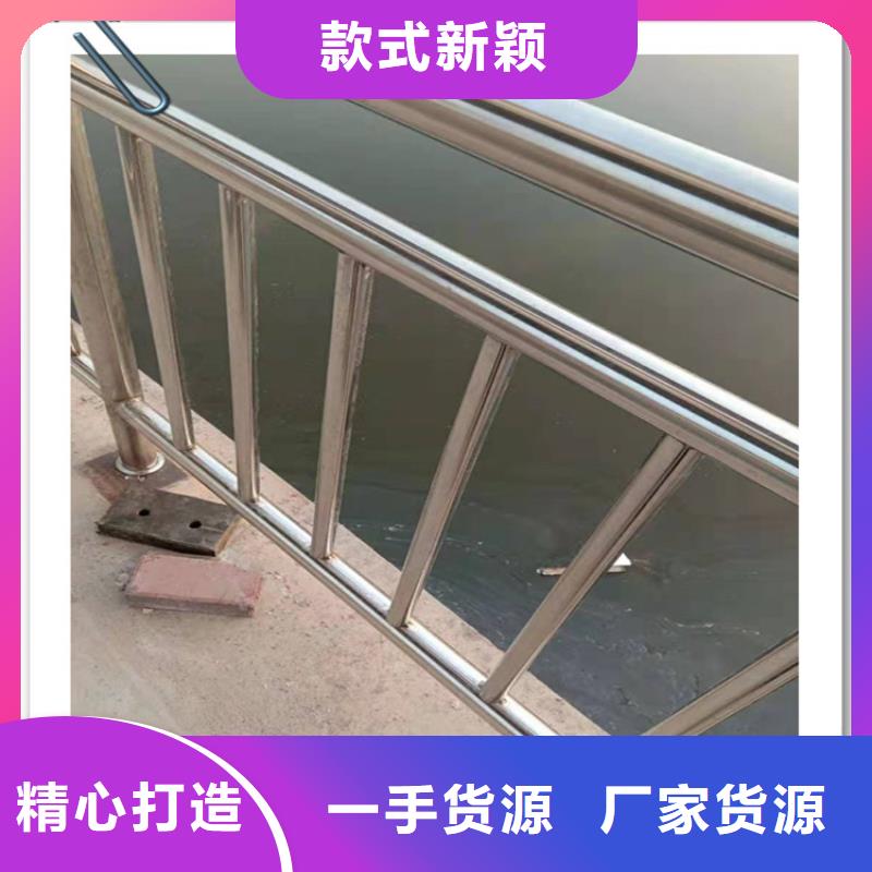 橋梁防撞護欄粉刷后圖片