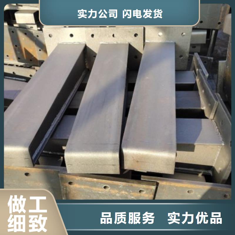 不銹鋼景觀護(hù)欄桿LED燈光護(hù)欄嚴(yán)謹(jǐn)工藝