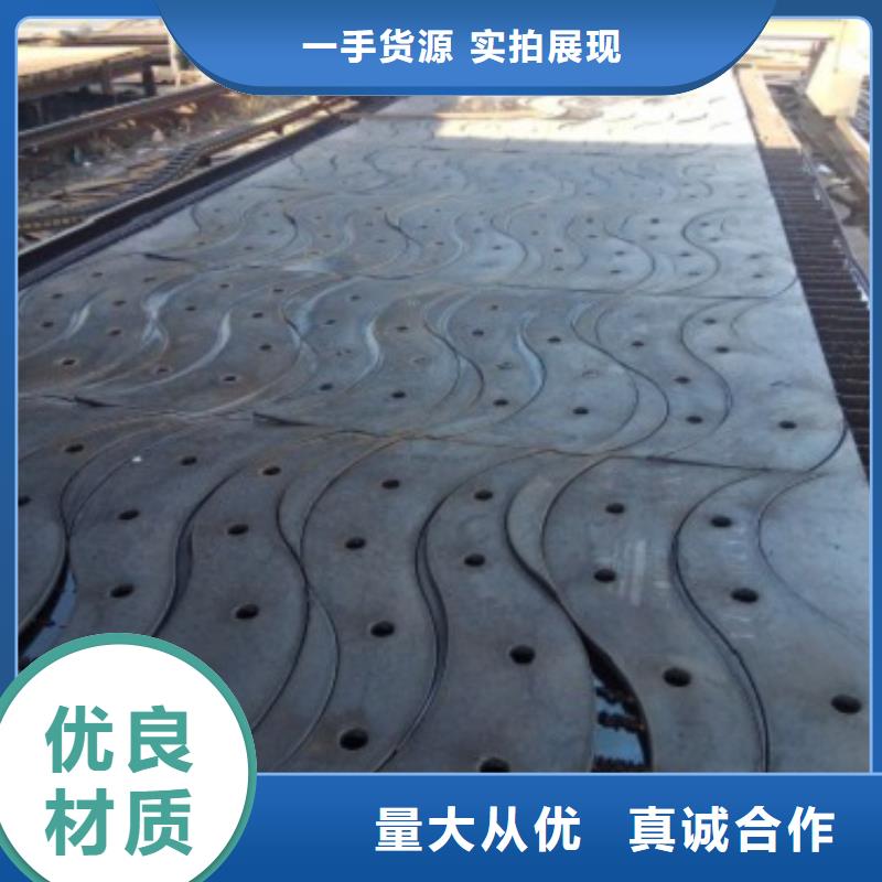 道路隔離欄桿結(jié)實(shí)耐用