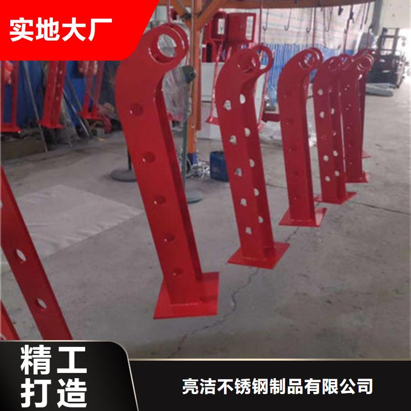 不銹鋼復合管欄桿現場發貨
