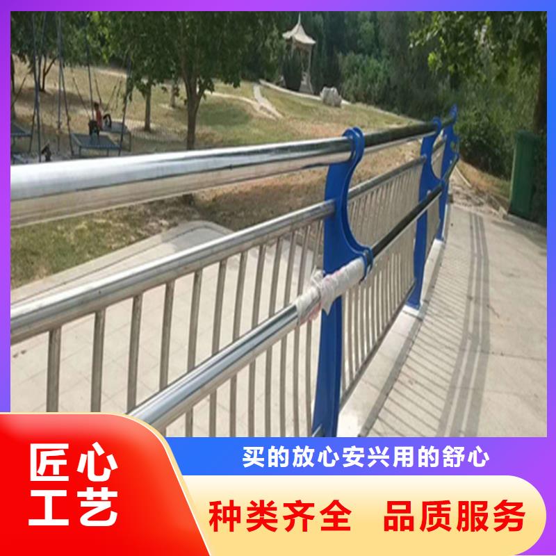 木紋轉(zhuǎn)印景觀欄桿展鴻護欄廠家直發(fā)