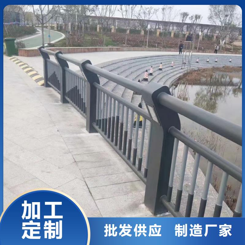 方管噴塑防撞護(hù)欄產(chǎn)品自潔性能良好