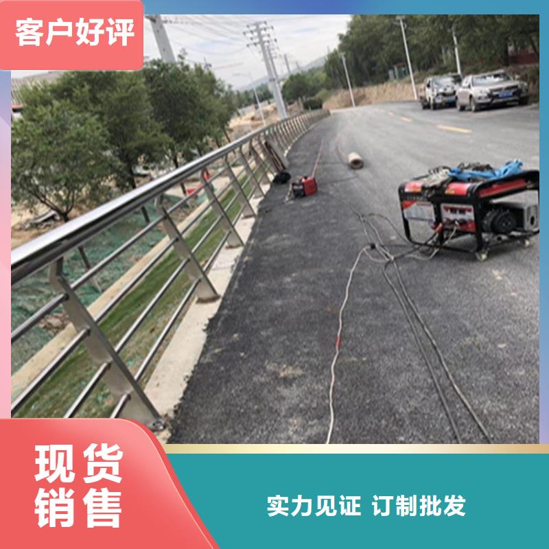 高鐵站防撞護(hù)欄樣式齊全