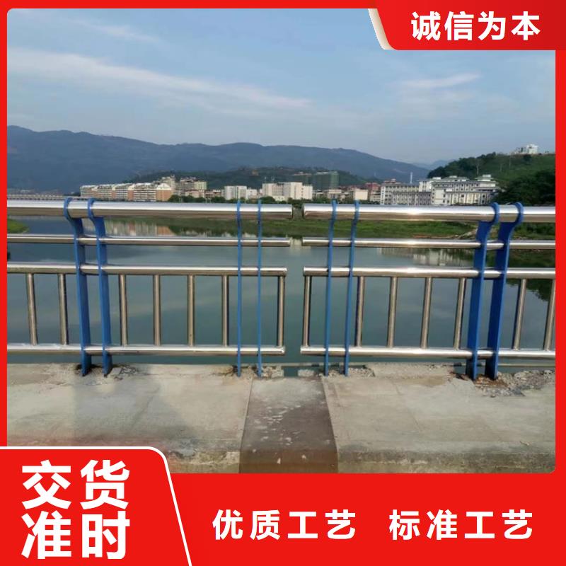 氟碳漆噴塑防撞護欄抗沖擊壽命長久