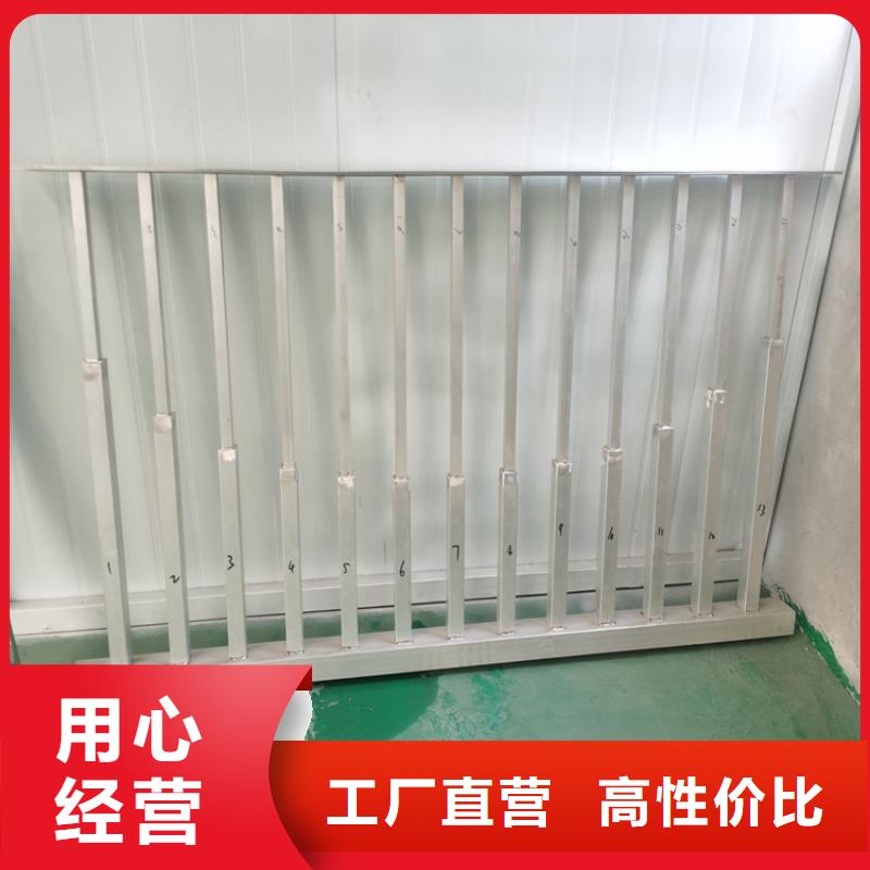 鍍鋅管噴塑防撞欄桿耐低溫不開裂選展鴻護欄后顧無憂