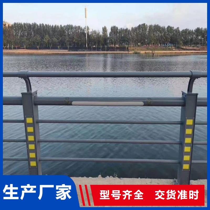 鍍鋅管木紋轉印護欄耐低溫不開裂認準展鴻護欄廠家