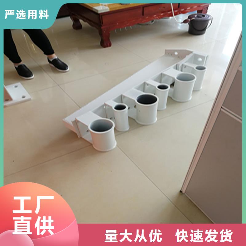 鍍鋅噴塑防撞護欄美觀堅固