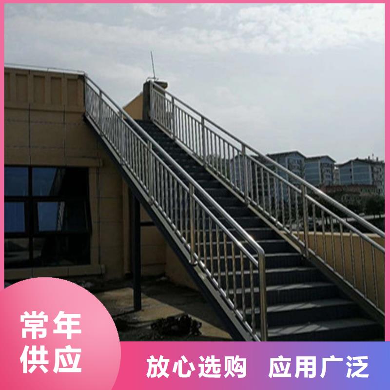 鋼板包廂防撞護欄耐低溫抗撞擊展鴻護欄廠家有誠信
