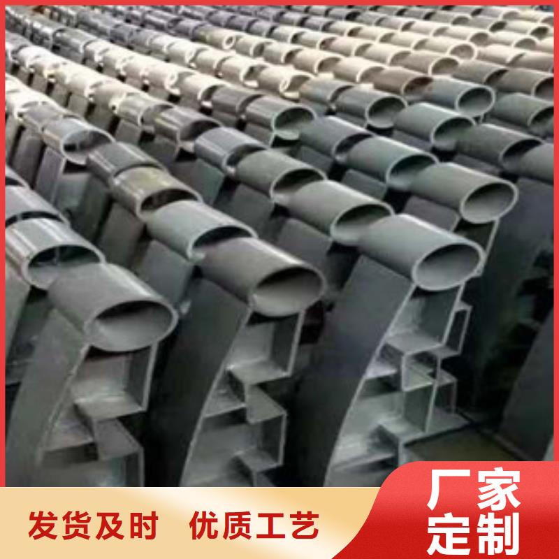 防撞護(hù)欄-鋼板護(hù)欄-型號(hào)齊全