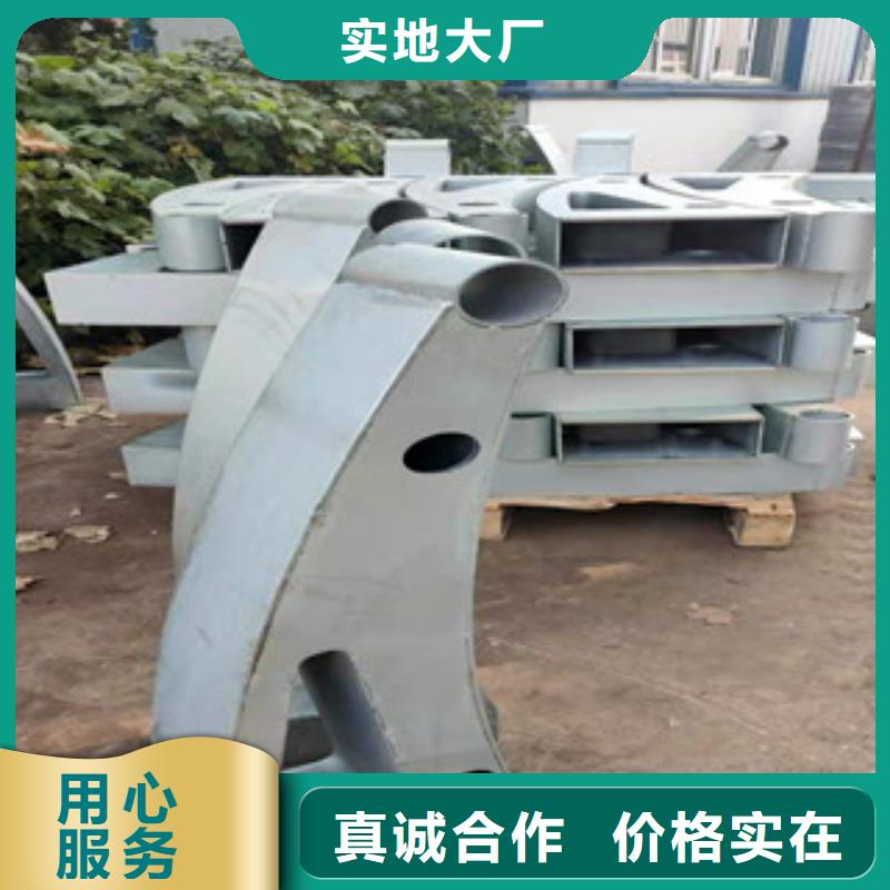 護(hù)欄防撞護(hù)欄立柱現(xiàn)貨充裕