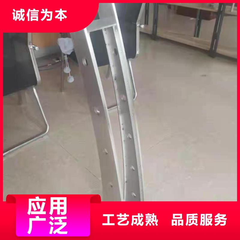 鑄造石仿石護欄立柱國道抗沖擊圍欄產品實拍