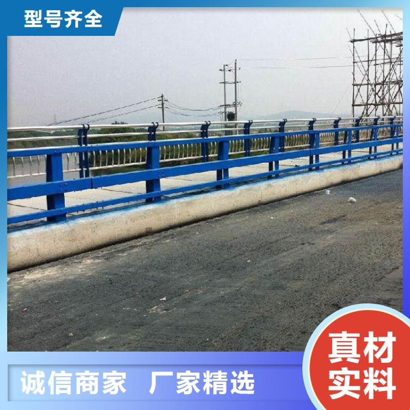安裝Q355D噴氟碳漆護欄堅固不易變形