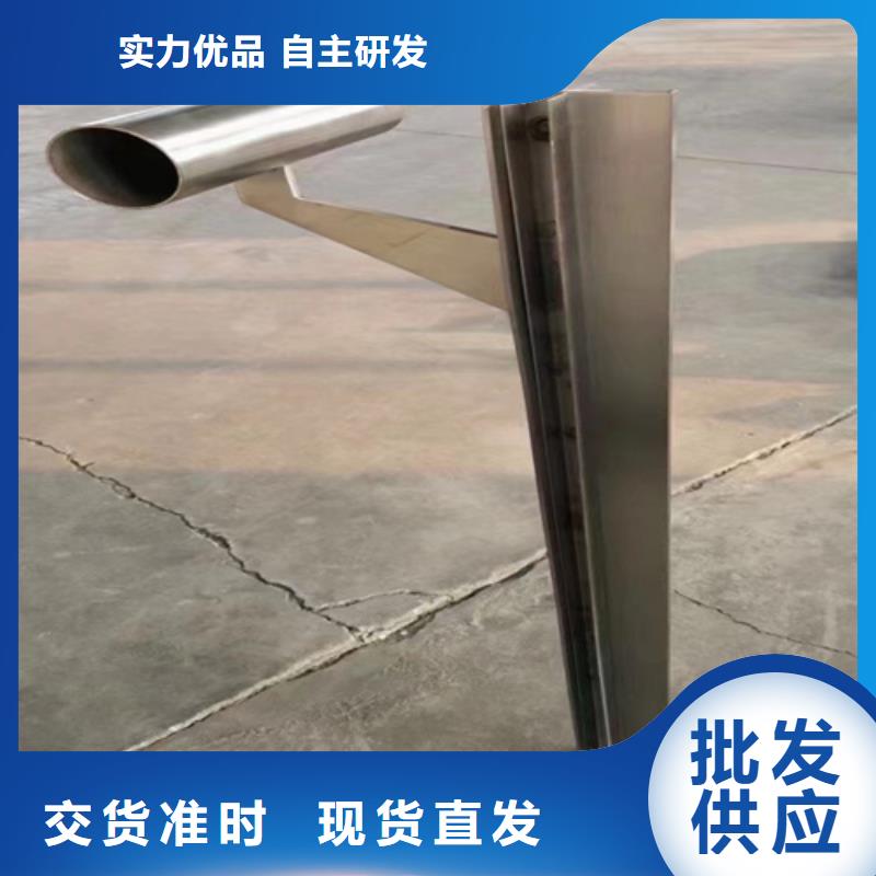 生產高速公路防撞護欄的生產廠家