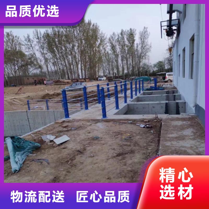 注重防撞護(hù)欄立柱生產(chǎn)廠家質(zhì)量的生產(chǎn)廠家