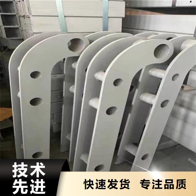 橋梁防撞護欄模板安裝方法圖片