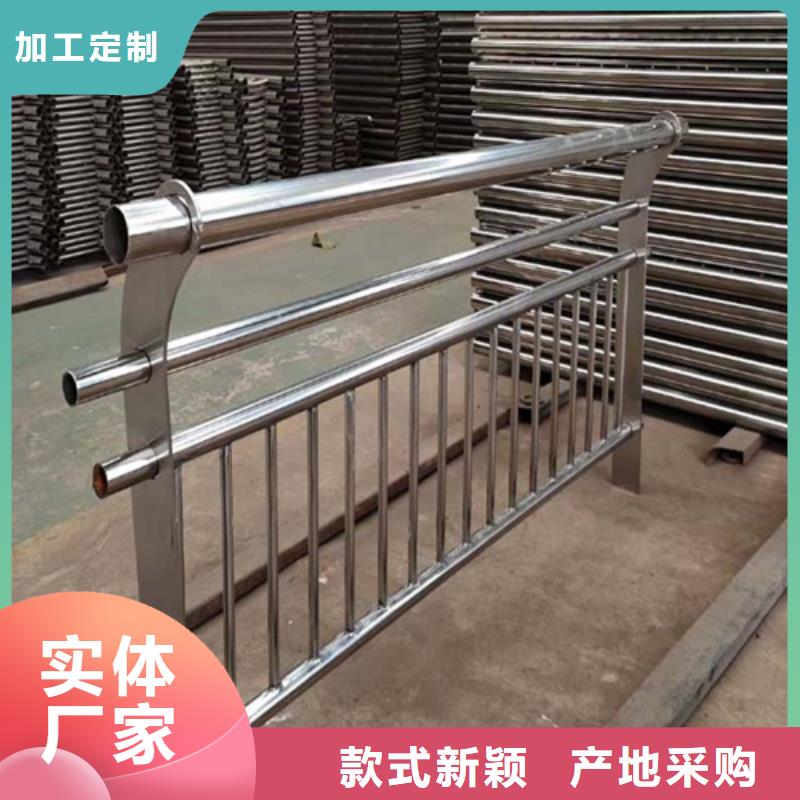 橋梁防撞護欄模板安裝方法圖片