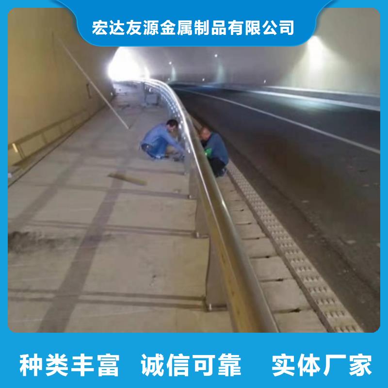 Q355B噴氟碳漆護(hù)欄使用壽命長(zhǎng)