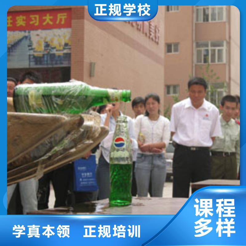 必選虎振學校學開挖掘機教學正規就業有保障