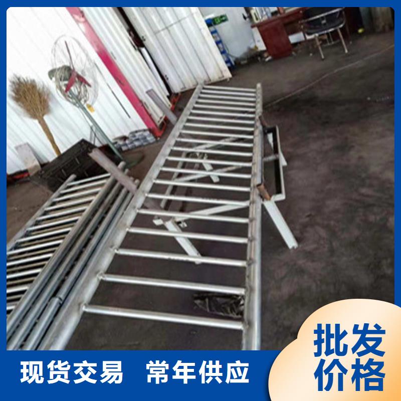 現(xiàn)貨供應(yīng)304不銹鋼碳素鋼復(fù)合管護(hù)欄_誠信廠家