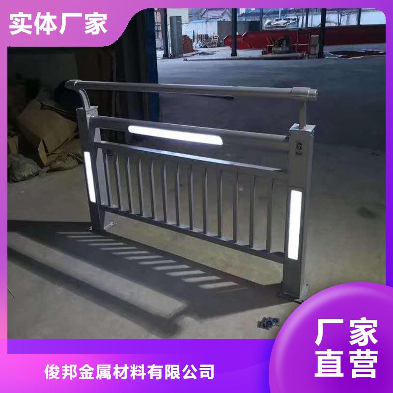 護(hù)欄鋼板立柱規(guī)格齊全