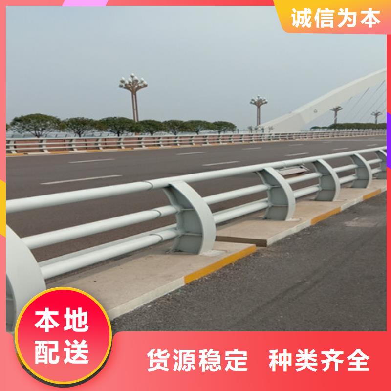 橋梁防撞護(hù)欄柱子工廠實(shí)拍