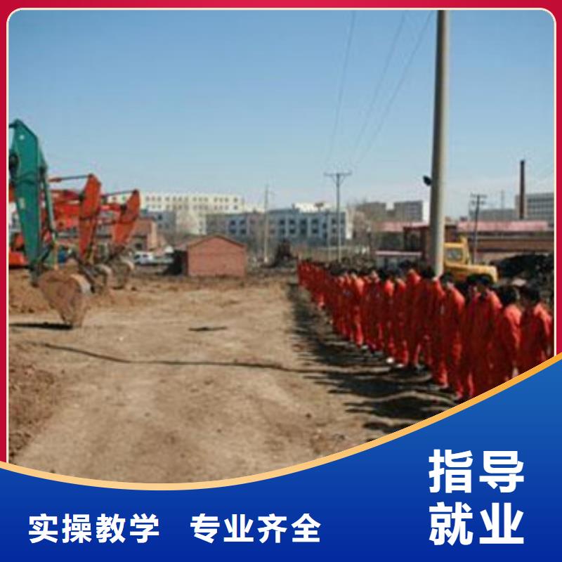 哪里能考裝載機鏟車證虎振鏟車叉車專修學(xué)校