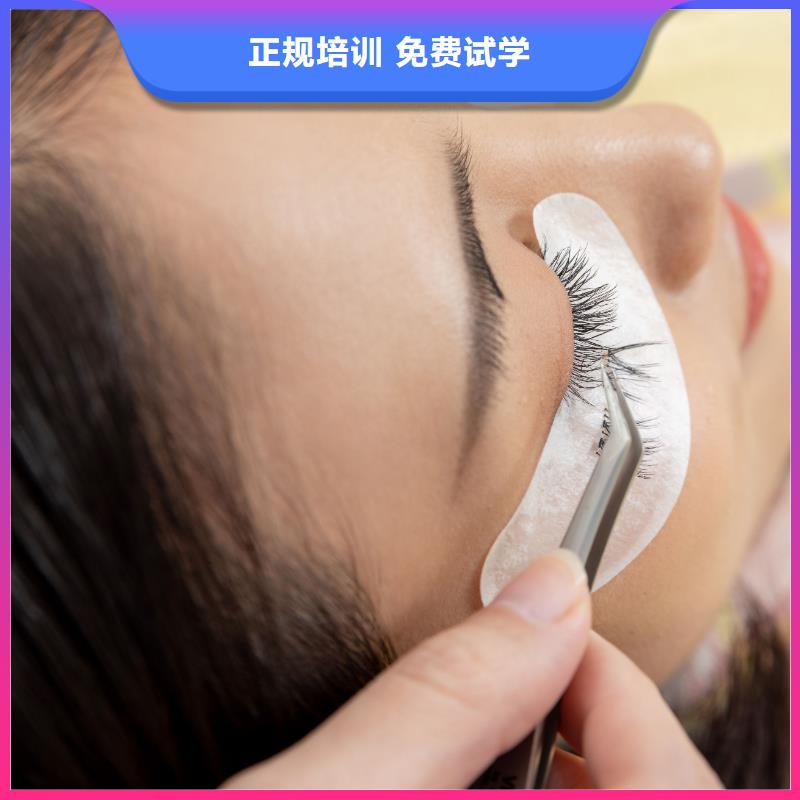 紋繡化妝學(xué)校老師專業(yè)