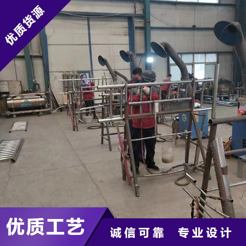 不銹鋼復(fù)合管護欄廠家批發(fā)價格