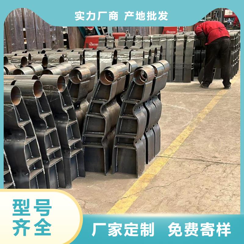 不銹鋼復(fù)合管護(hù)欄材質(zhì)好用料足