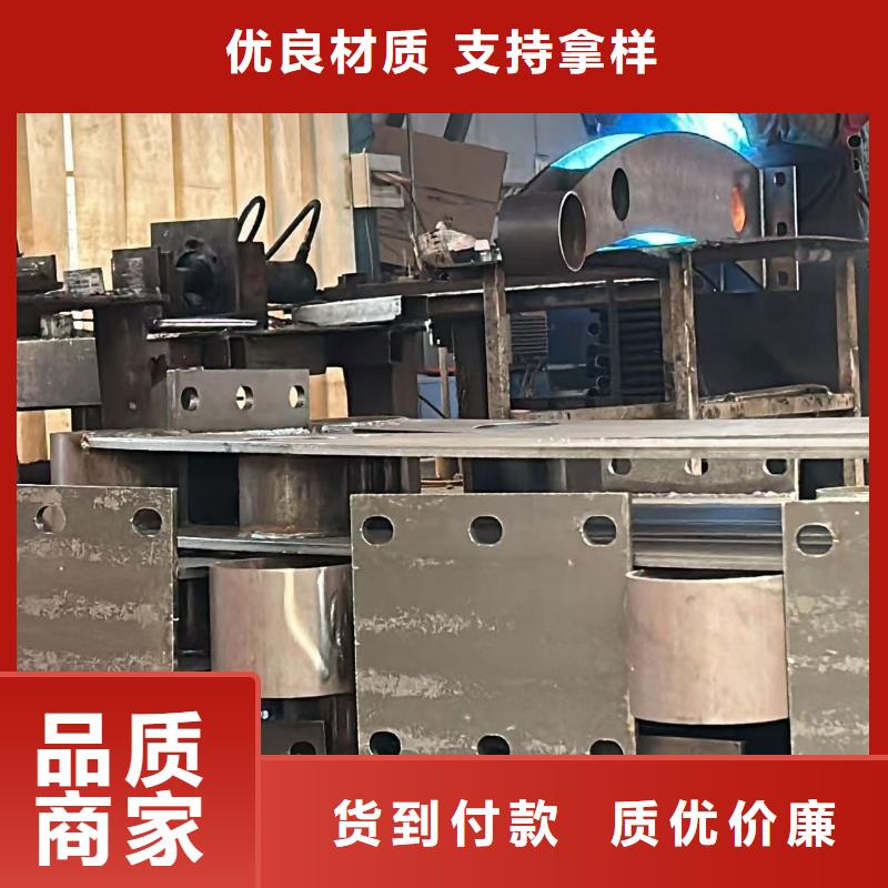 ：鋼背木護(hù)欄供貨商