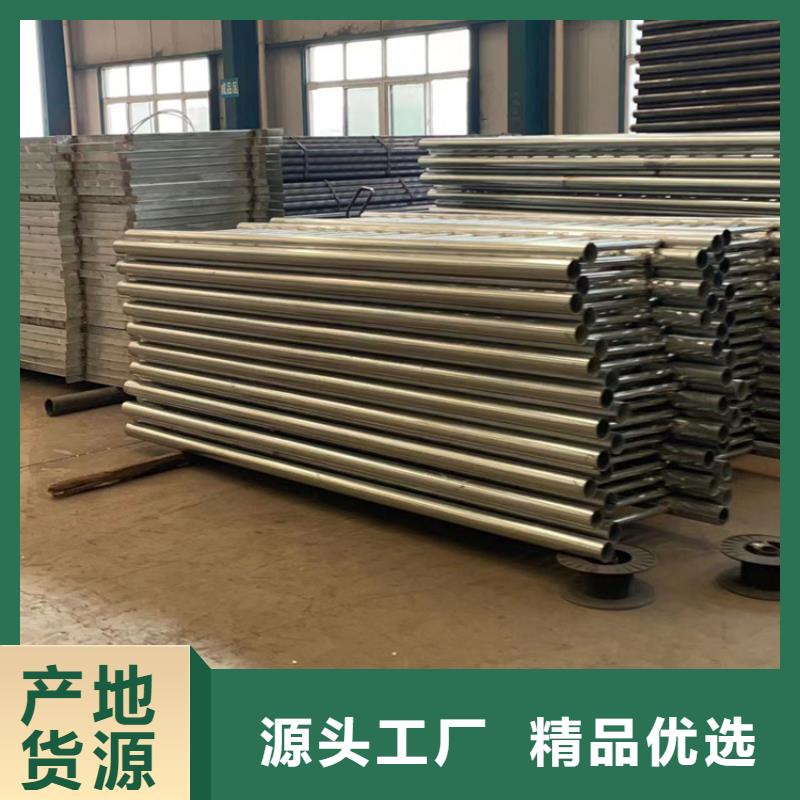 ：鋼背木護(hù)欄供貨商