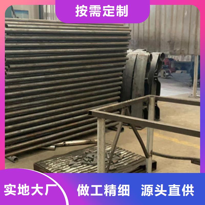 交通護(hù)欄品質(zhì)與價(jià)格同行