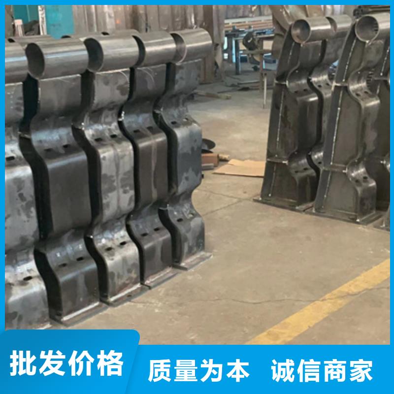 碳素鋼復(fù)合管護欄適用范圍廣