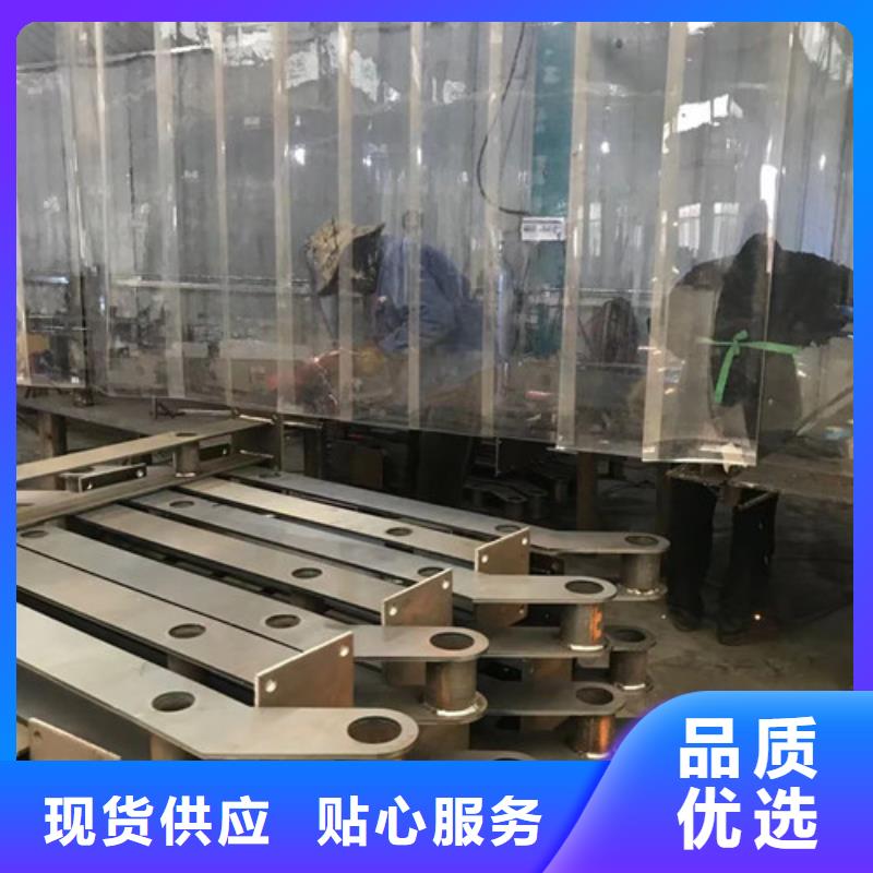 不銹鋼復(fù)合管道路護(hù)欄現(xiàn)貨供應(yīng)_規(guī)格全
