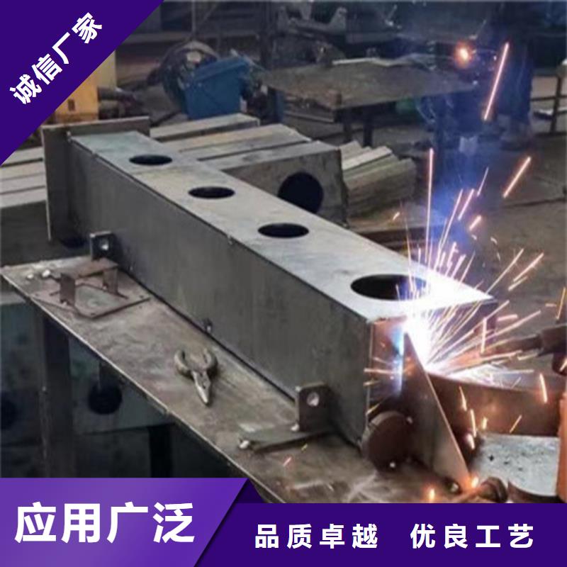 304不銹鋼復(fù)合管欄桿外形美觀