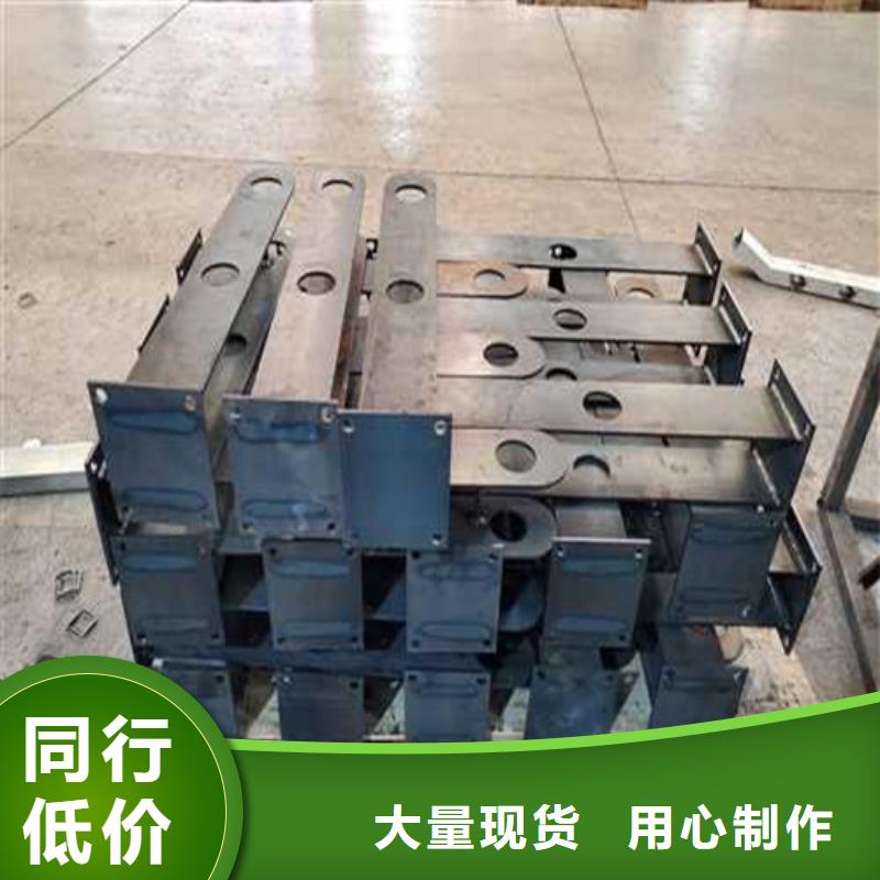 定制公路橋梁燈光欄桿的當(dāng)?shù)貜S家