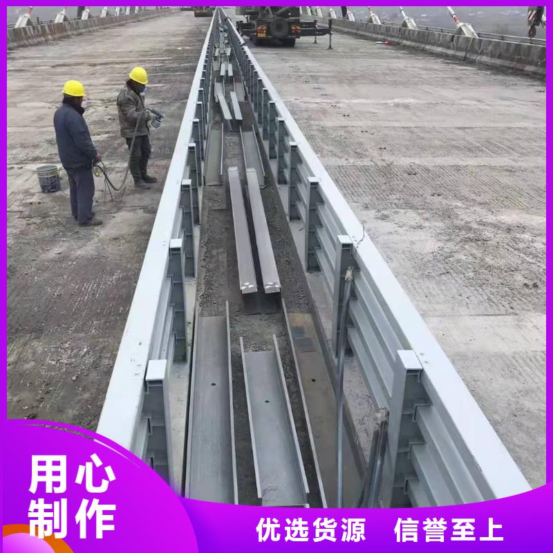 防撞护栏镀锌喷塑防撞栏欢迎来电咨询