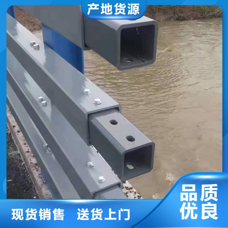 防撞护栏-护栏立柱严谨工艺