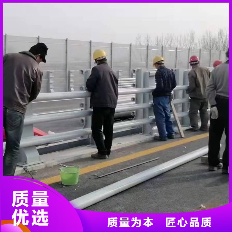 防撞护栏-护栏立柱严谨工艺