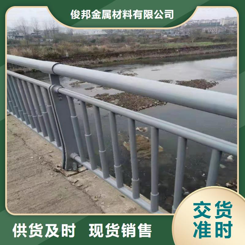 护栏镀锌波形护栏厂家新品