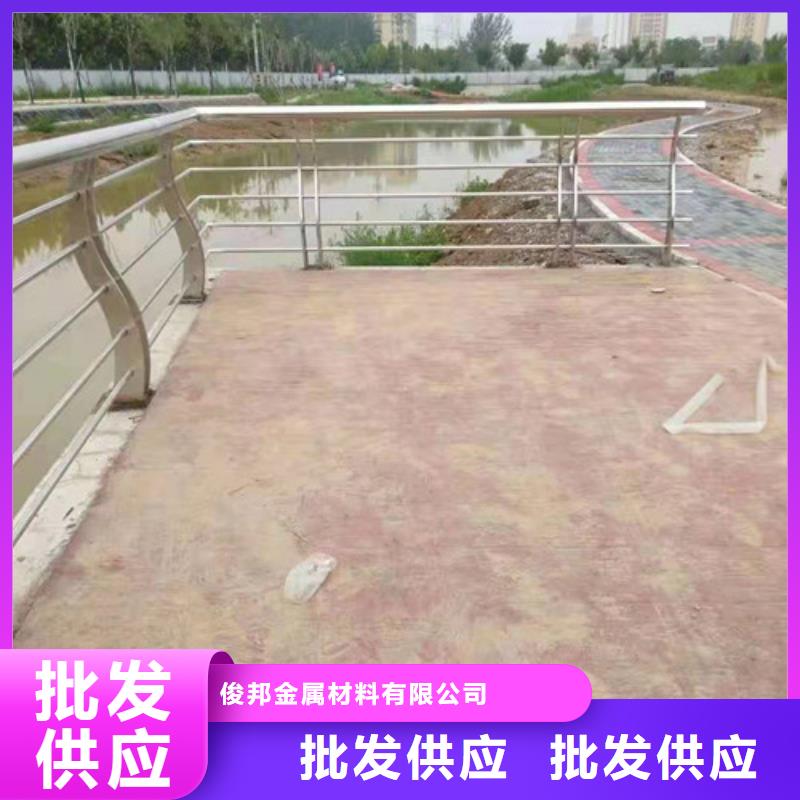 304不銹鋼復(fù)合管護(hù)欄多少錢(qián)