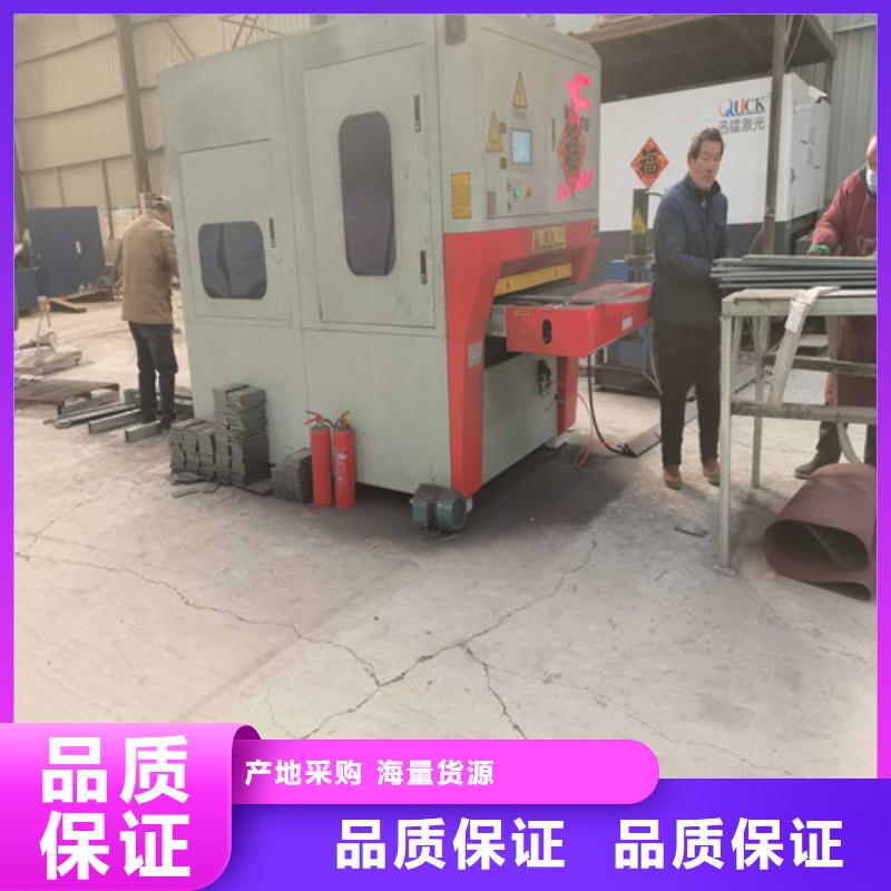 金鄉(xiāng)縣道路護(hù)欄各種型號(hào)都可定制