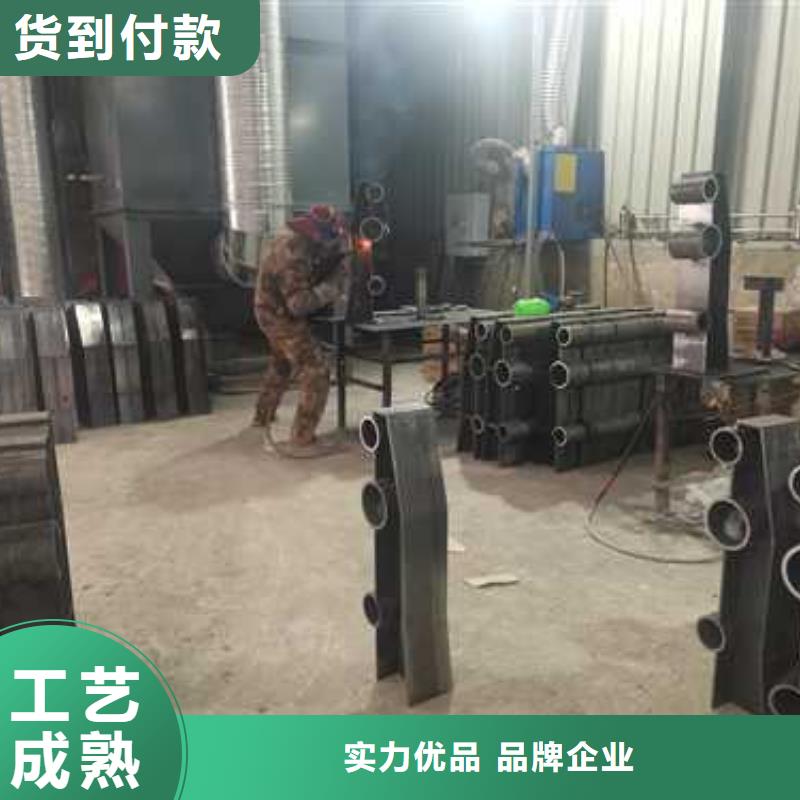 不锈钢复合管防撞护栏国道抗冲击围栏品质好才是硬道理