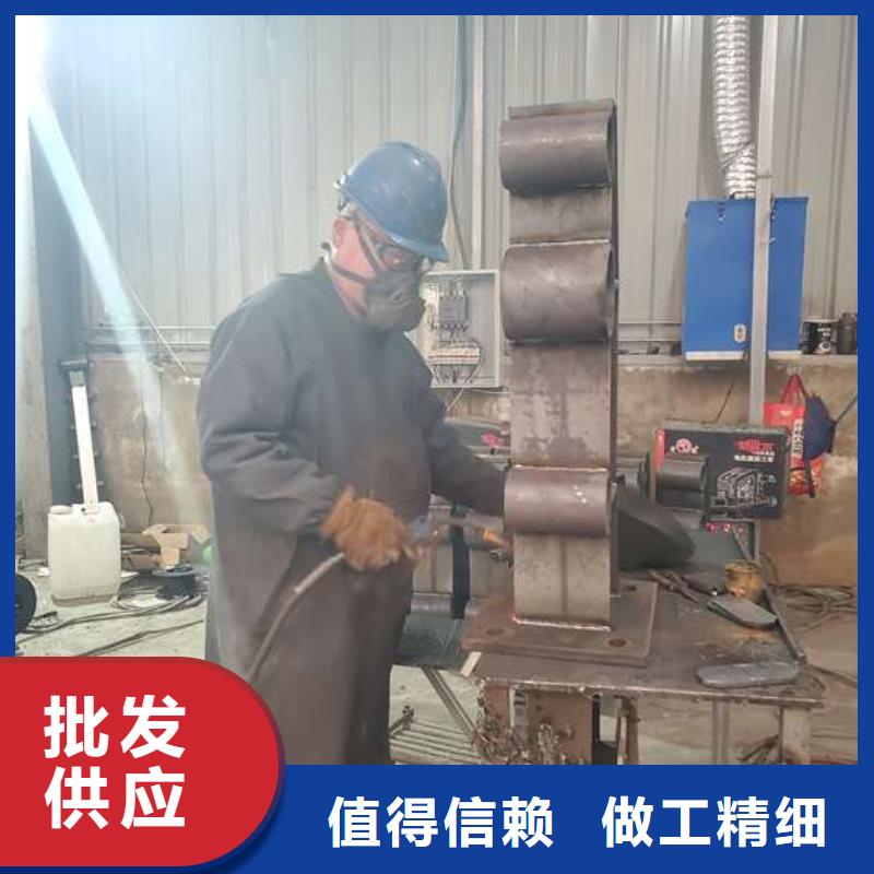 公路燈光護欄
